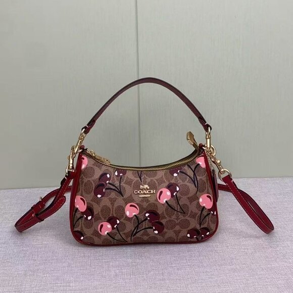COACH CY694 Teri Underarm Bag Size 24.5*15*7 cm - Picture 2 of 8